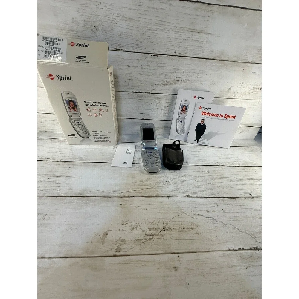 Samsung SPH-A620‎ Sprint PCS Vision Flip Phone Silver Vintage Boxed Parts Only